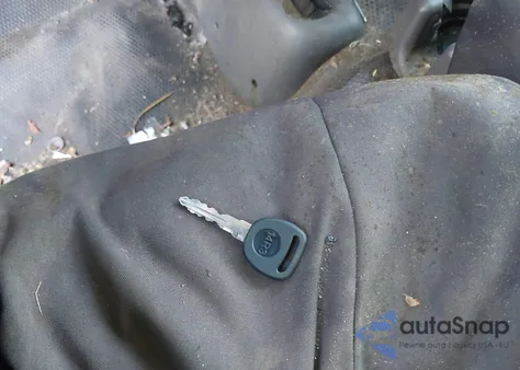 2004 Chevrolet Silverado 2500Hd Work Truck from USA, damaged, VIN 1GCHK23U84F176806